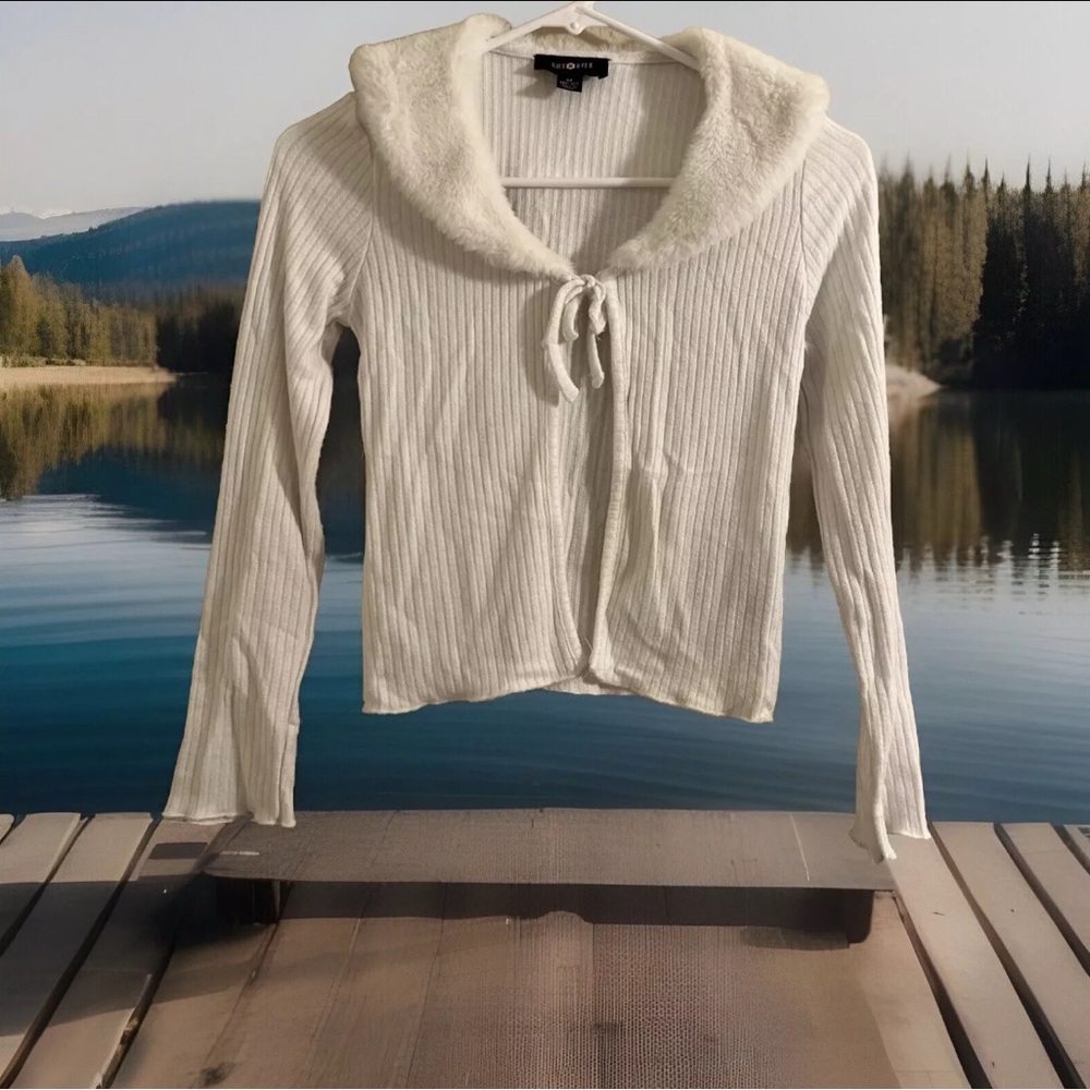 Amy Byer Girls Cardigan Faux Fur Collar White Size M Girls Lt wt long sleeves